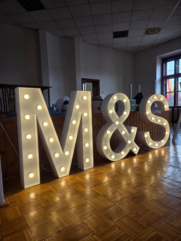 Led písmená M & S na svadbe, Horné Lefantovce.